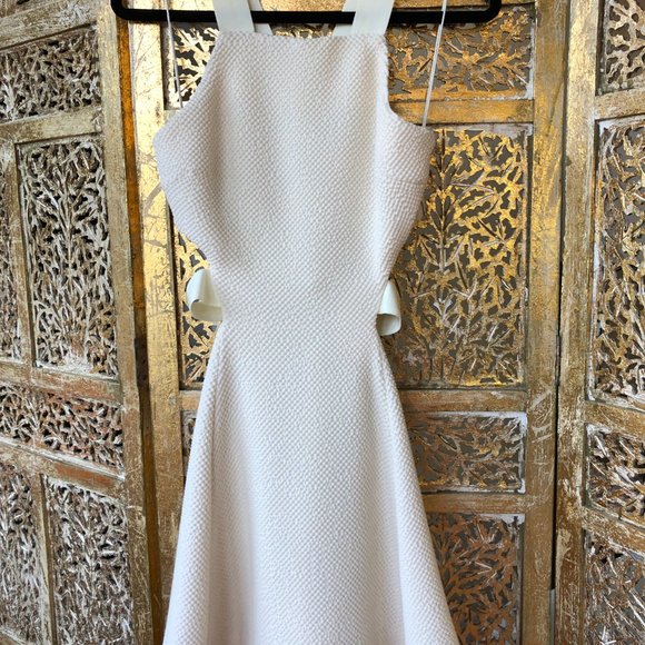 Elizabeth and James | Kayne Dress | NEW - Picture 2 of 4